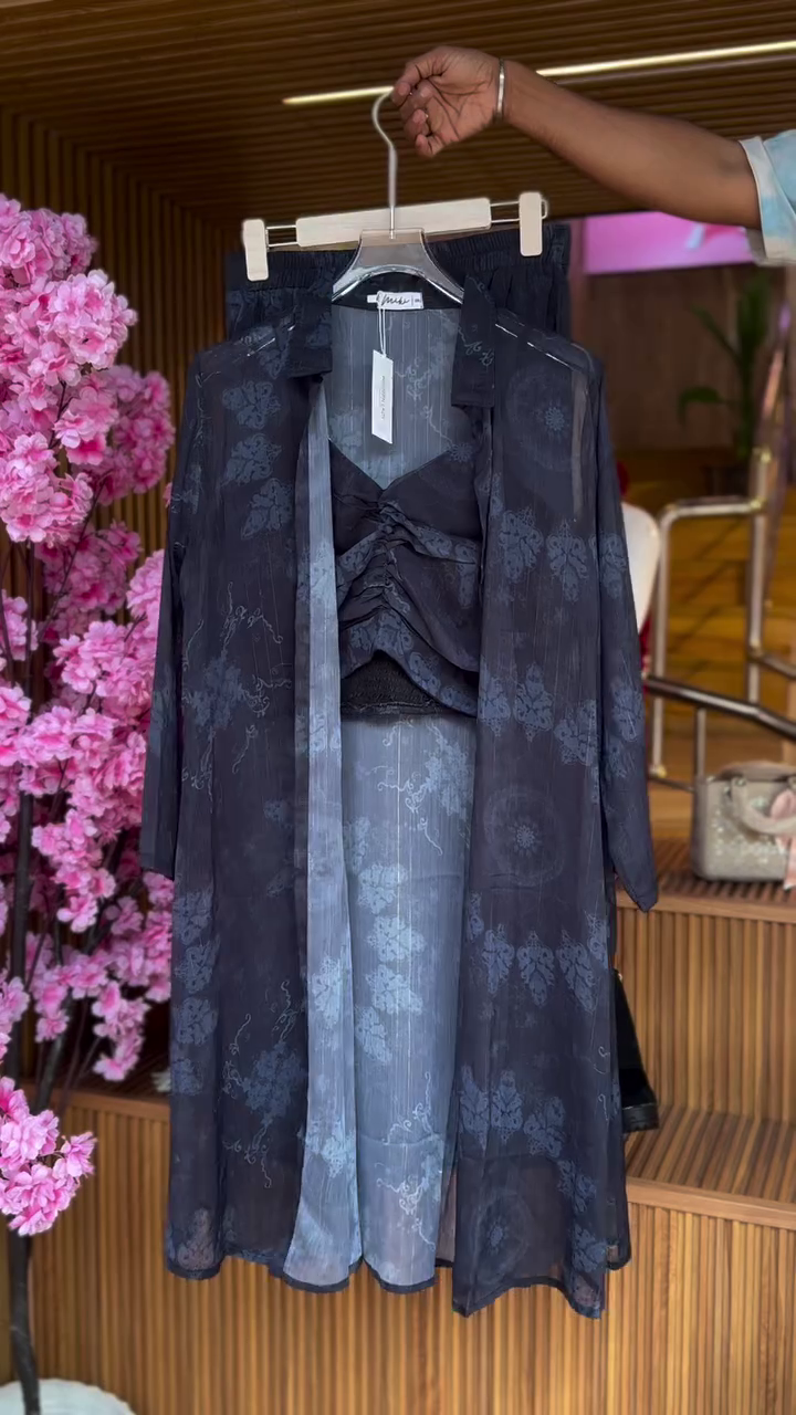 Women’s Relaxed-Fit Self Design Lace Spread Collar Shirt