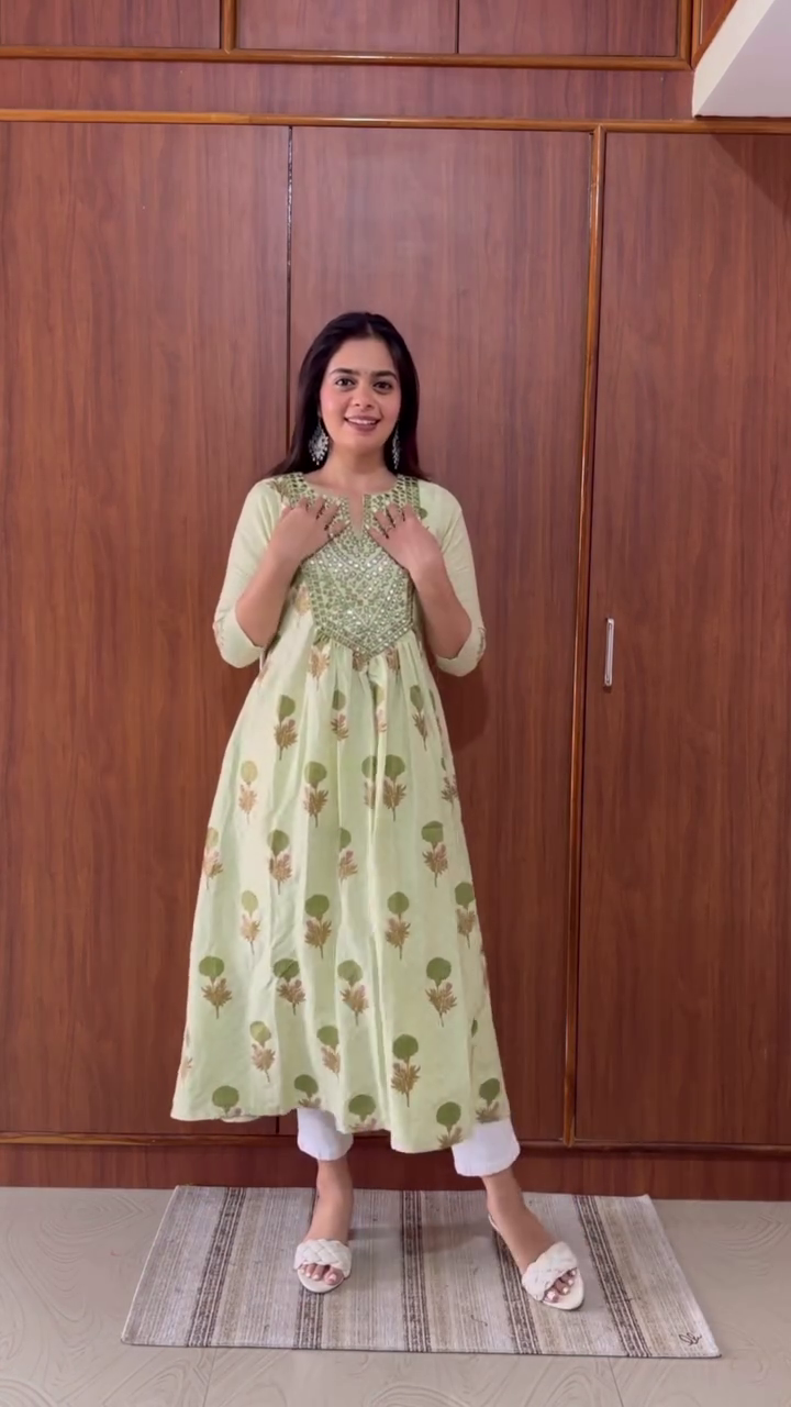 Mint Green Sleeveless Kurta Palazzo Set - Image 3