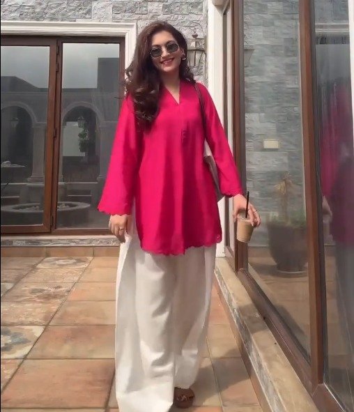 Women’s Pink Solid Kurti with White Palazzo Pants - Image 2