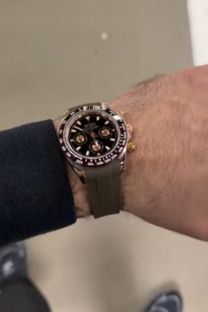 Luxury Black Dial Wristwatch