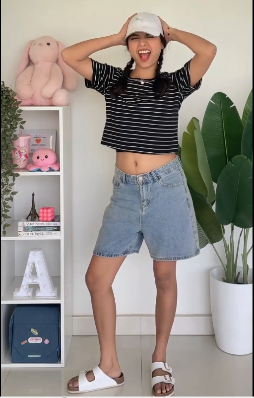 Red Strapless Peplum Top with Cargo Jeans – Trendy Street Style Outfit - Image 2